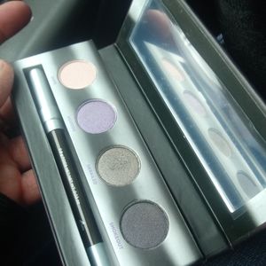Urban Vices Eyeshadow Palette